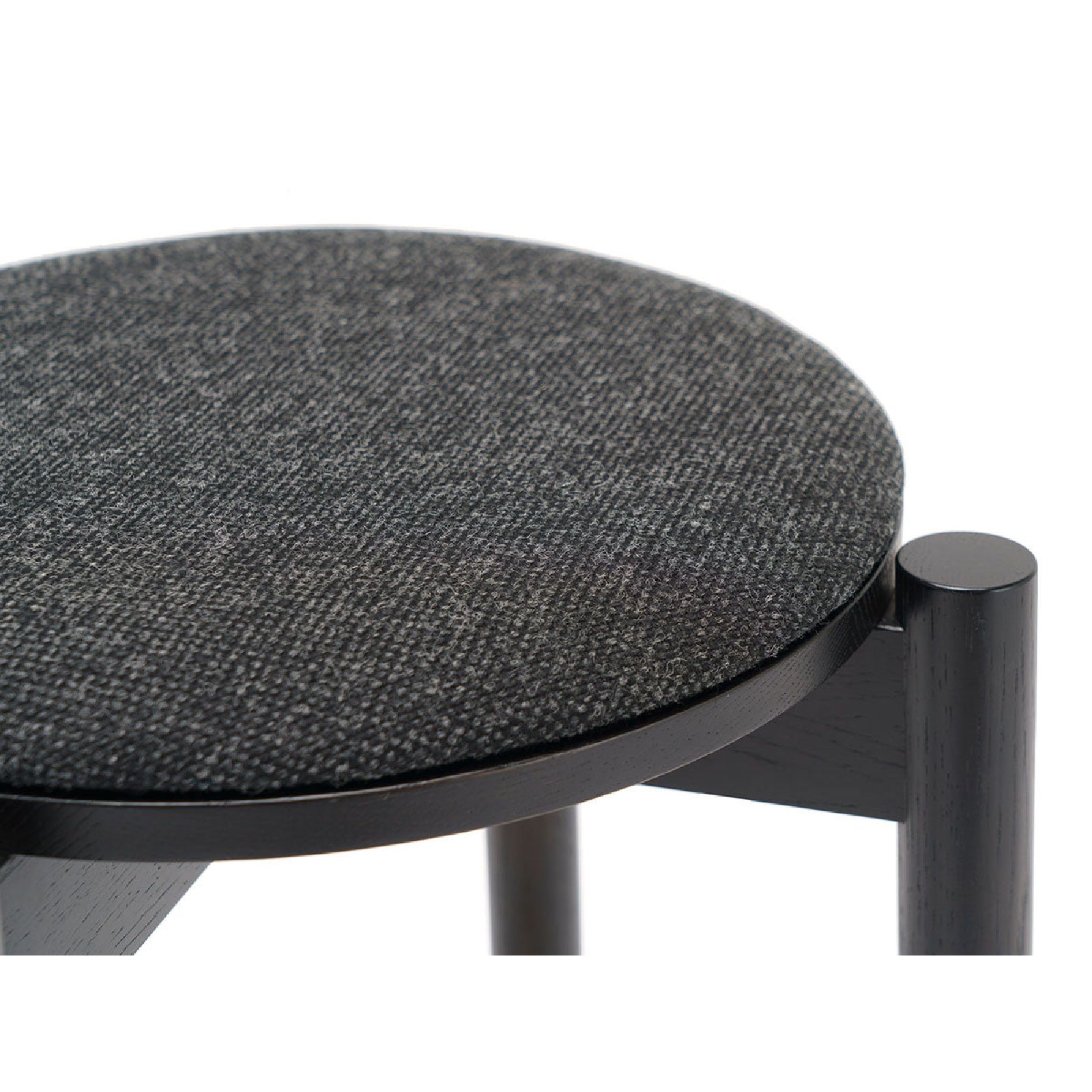 Karimoku New Standard - CASTOR STOOL PLUS PAD black - Stool 