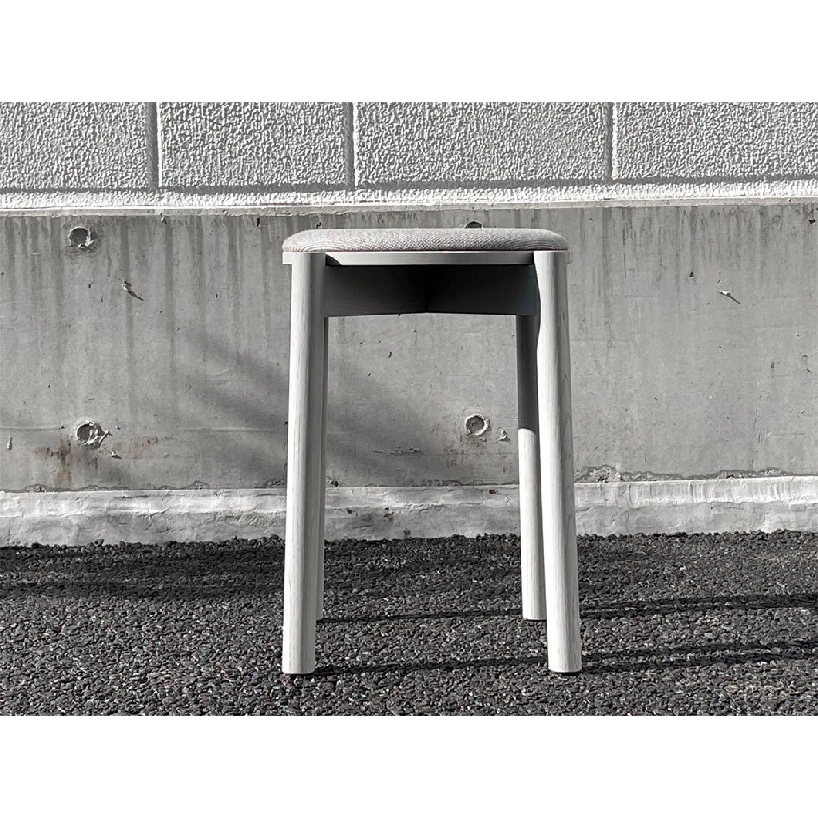 Karimoku New Standard - CASTOR STOOL PLUS PAD grain grey - Stool 