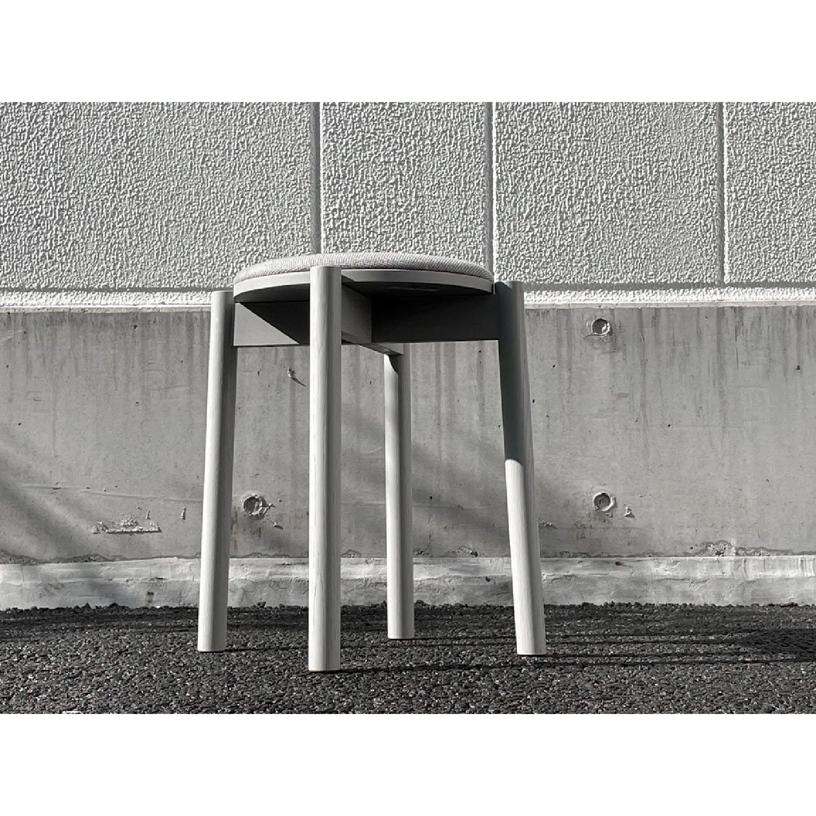 Karimoku New Standard - CASTOR STOOL PLUS PAD grain grey - Stool 