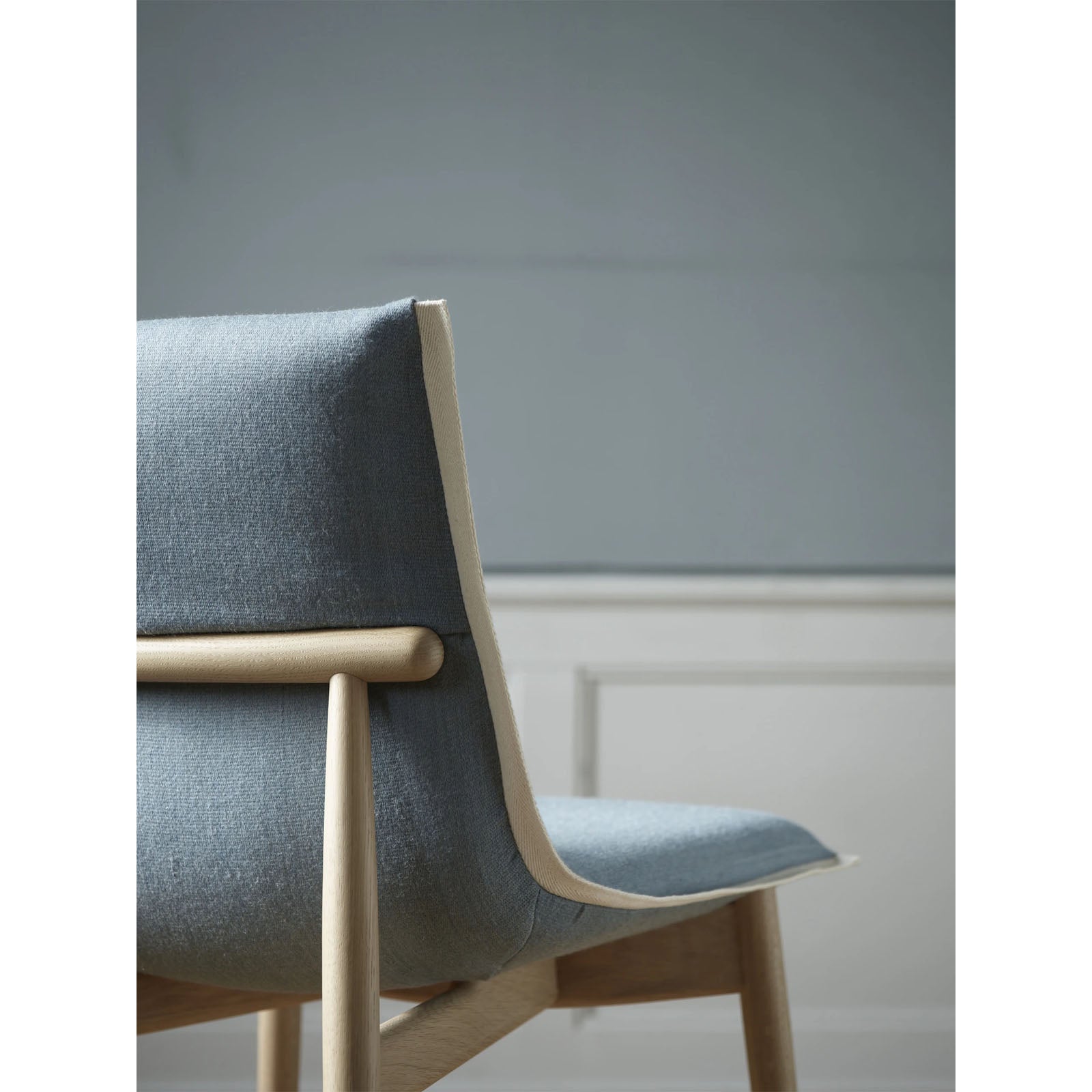 Carl Hansen & Son - E004 Embrace Chair - Dining Chair 