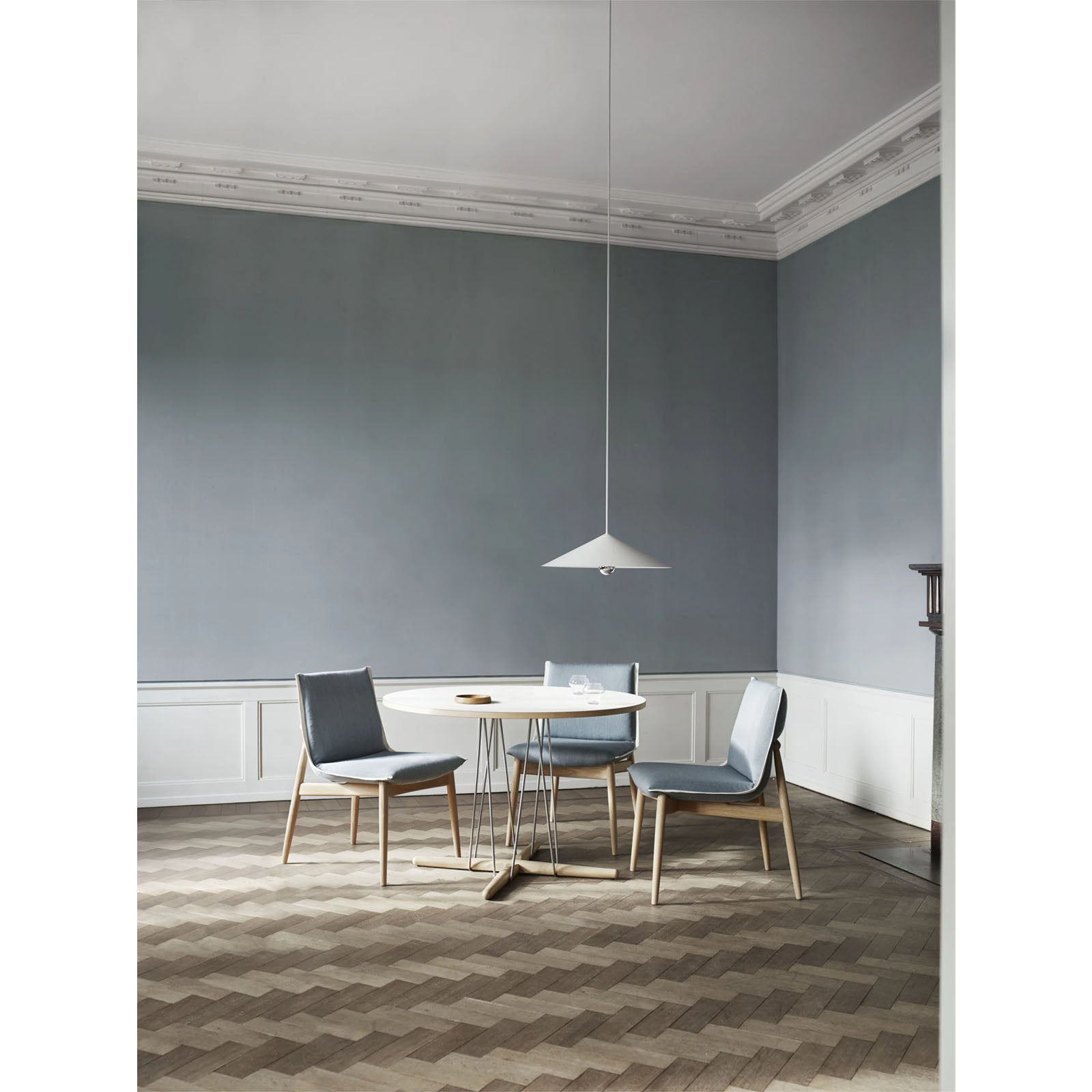 Carl Hansen & Son - E004 Embrace Chair - Dining Chair 