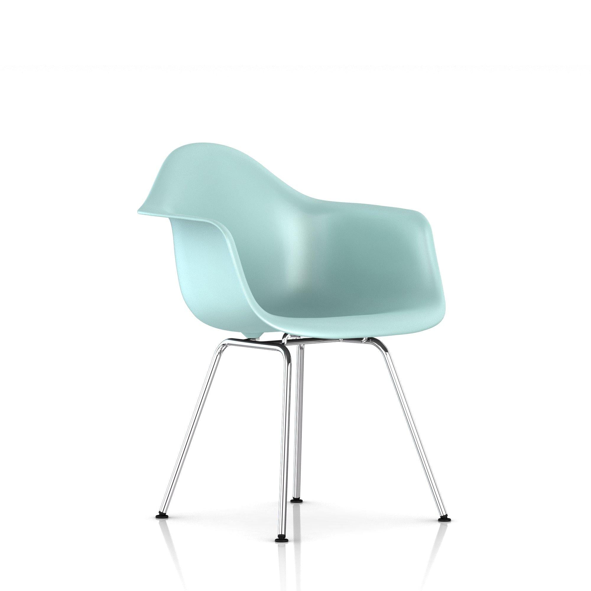 Herman Miller - Eames Molded Plastic Armchair 4-leg Base - Dining Chair 