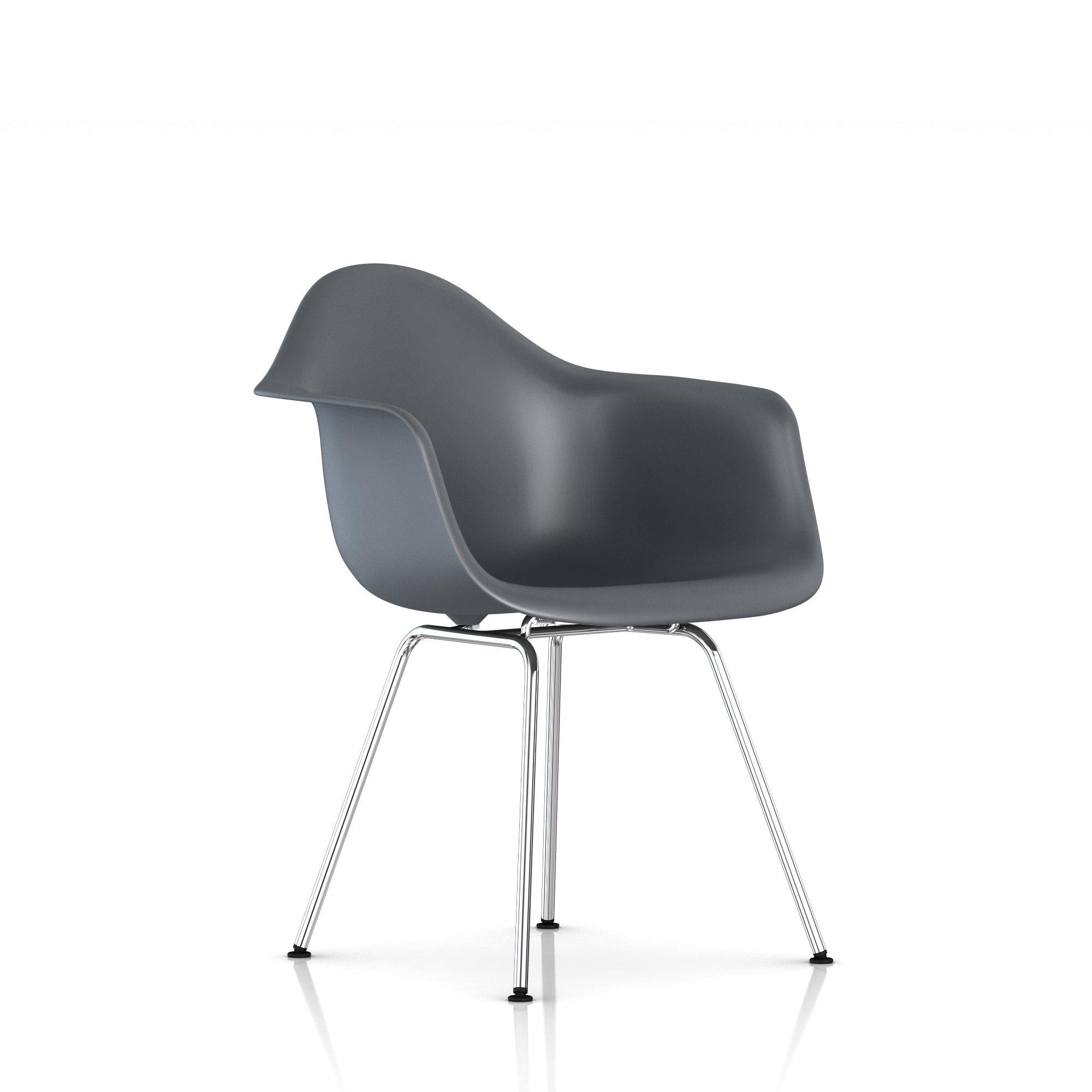 Herman Miller - Eames Molded Plastic Armchair 4-leg Base - Dining Chair 