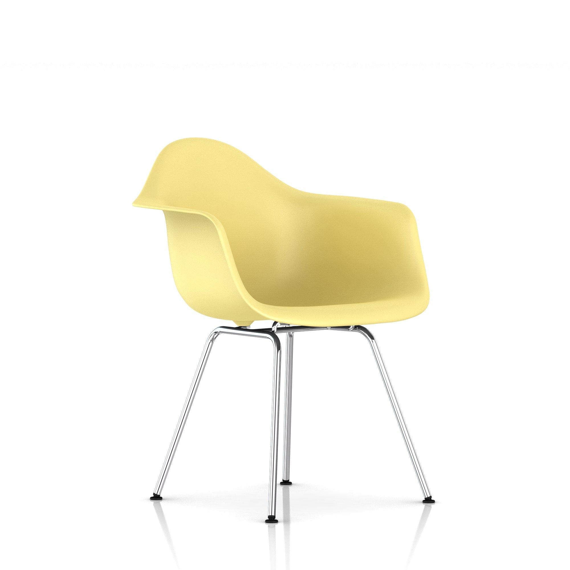 Herman Miller - Eames Molded Plastic Armchair 4-leg Base - Dining Chair 