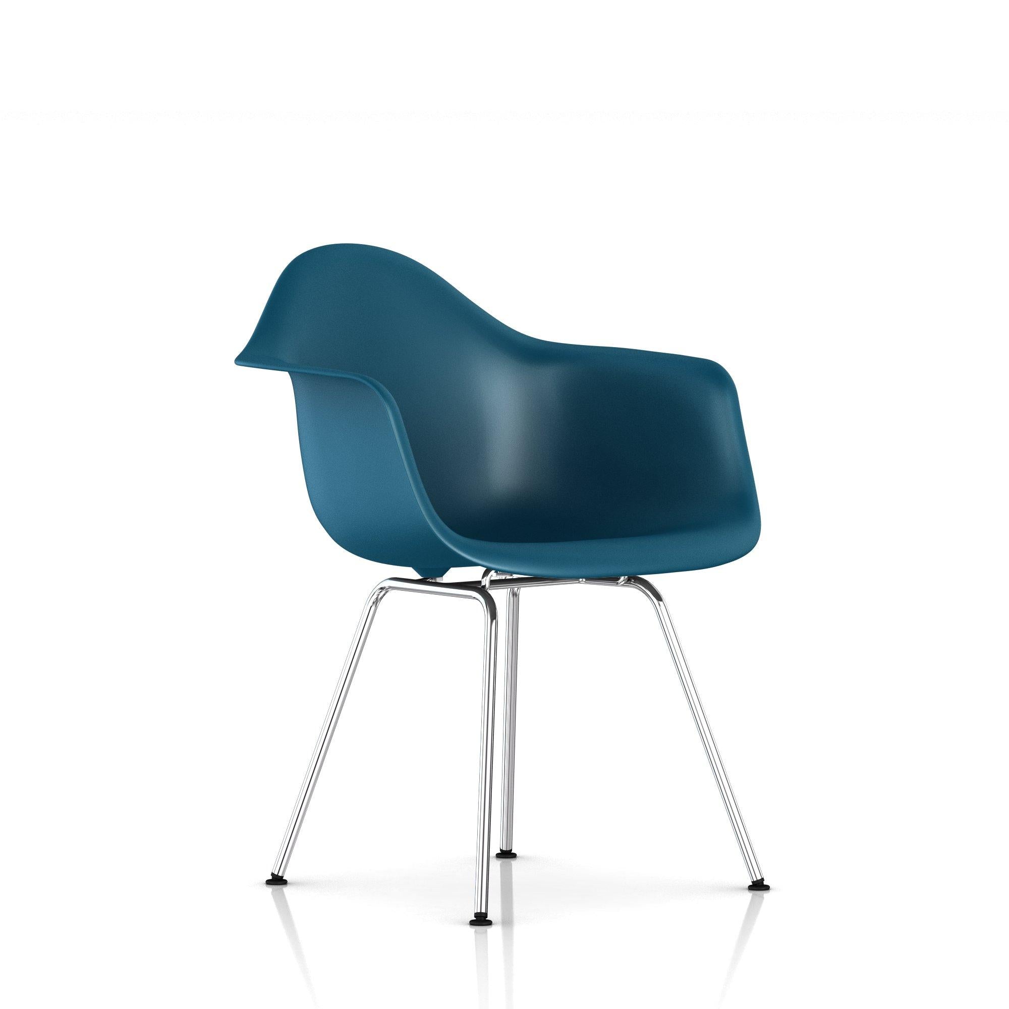 Herman Miller - Eames Molded Plastic Armchair 4-leg Base - Dining Chair 