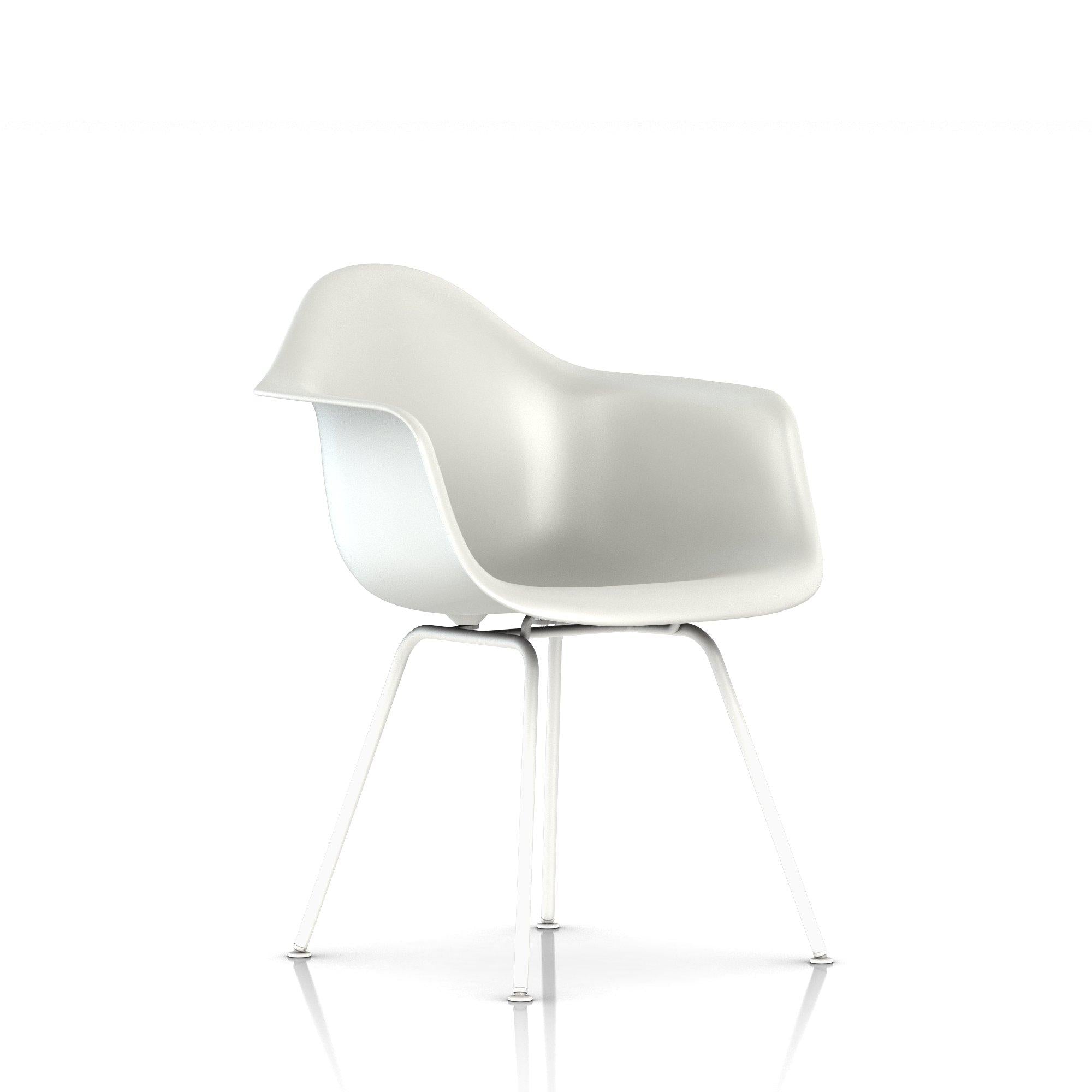 Herman Miller - Eames Molded Plastic Armchair 4-leg Base - Dining Chair 