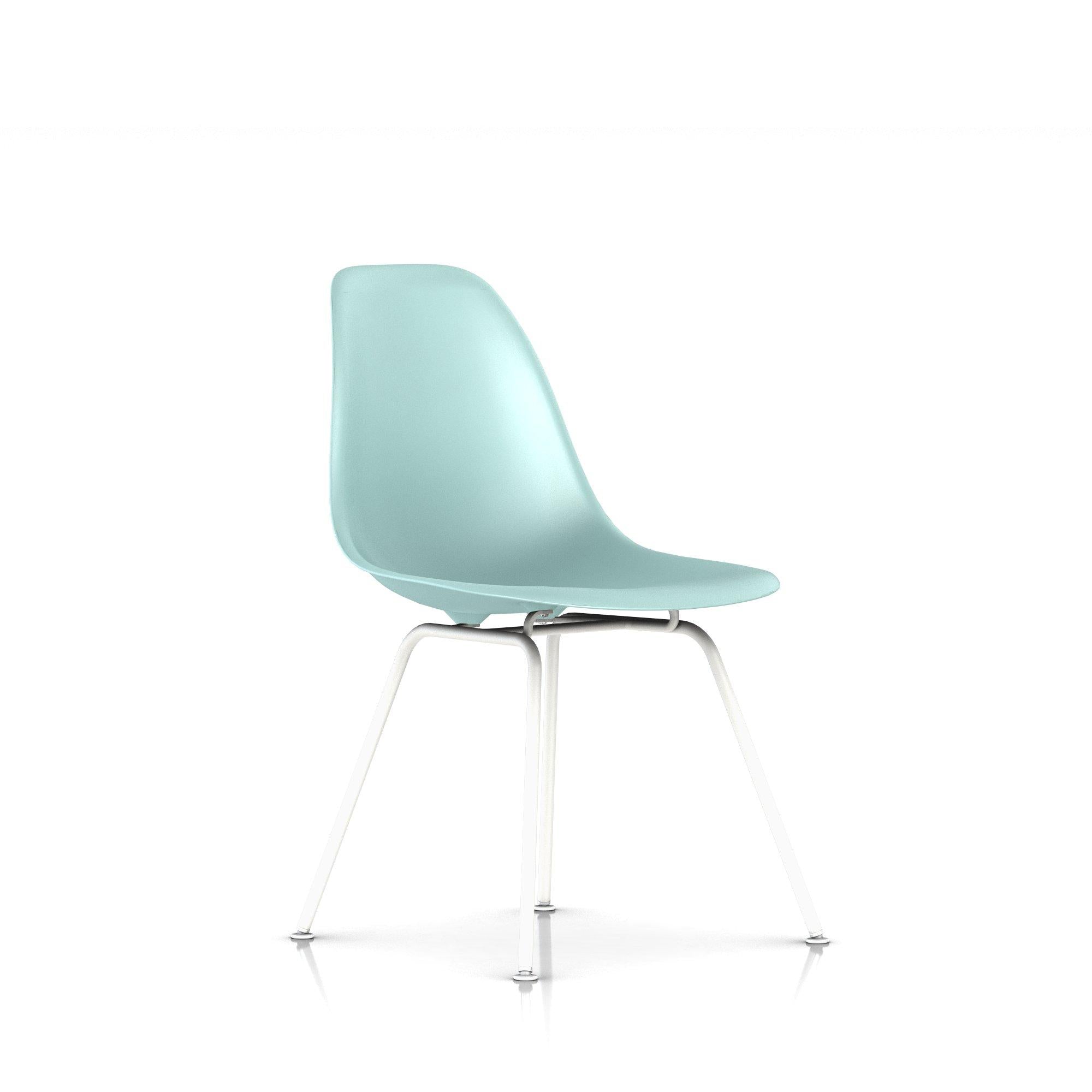 Herman Miller - Eames Molded Plastic Side Chair 4-leg Base - Dining Chair 