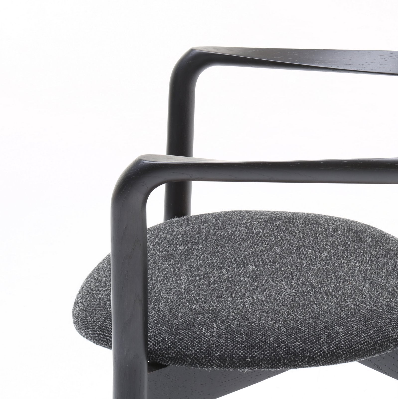 Karimoku New Standard - CASTOR ARM CHAIR PLUS PAD black - Dining Chair 