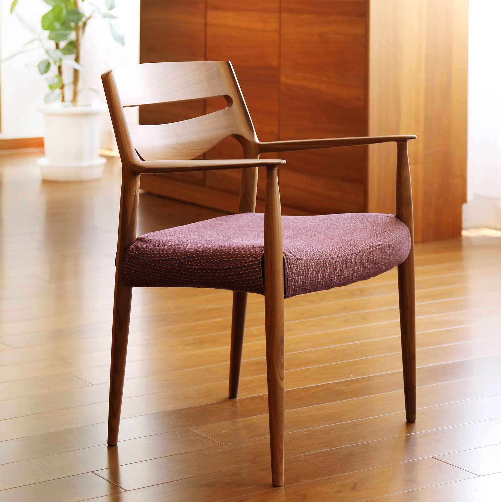 Karimoku - Karimoku CU71 Dining Armchair - Dining Chair 