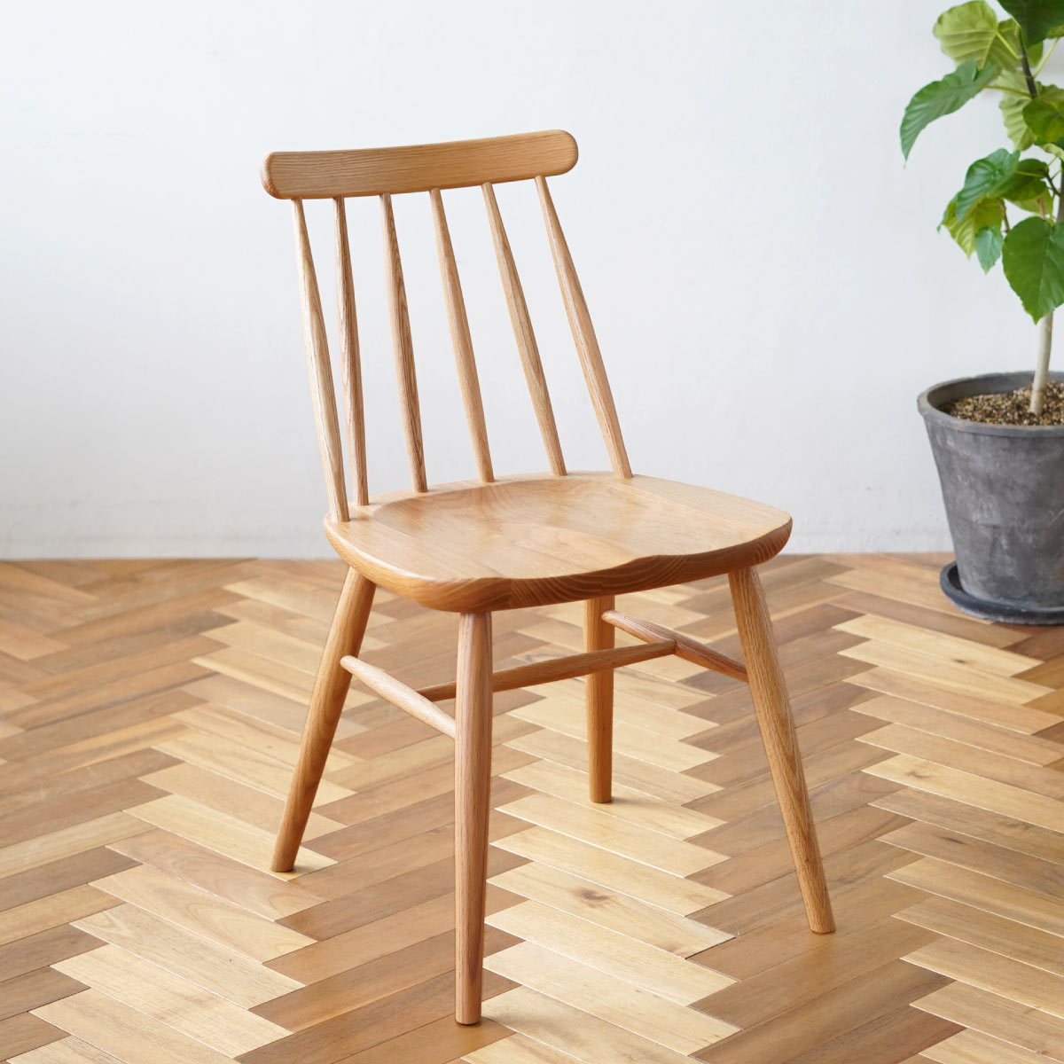 Nagano Interior - Friendly chair - Dining Chair 