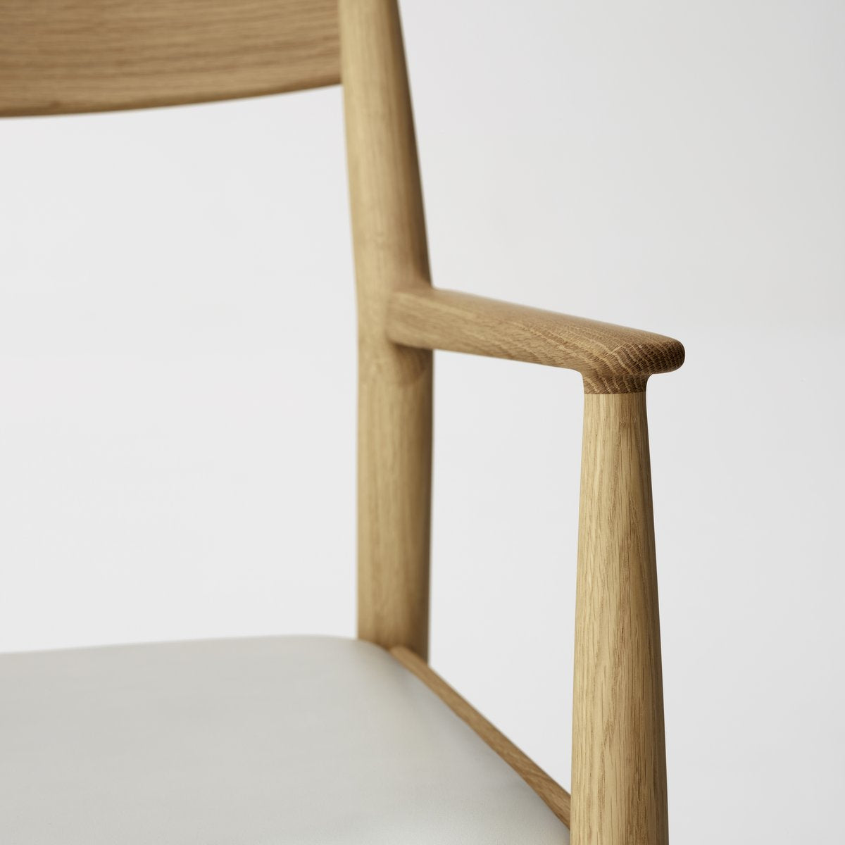 Karimoku Case Study - KCS Dining Armchair N-DC01 - Dining Chair 